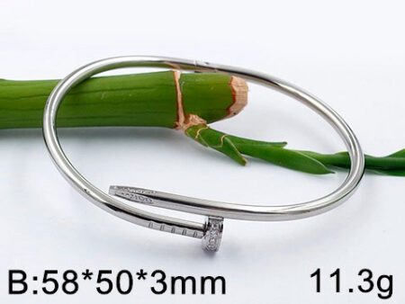 Brazalete plateado diseño Jst_Un_Clue 5.8cm