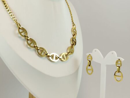 Set dorado aretes y collar rep. diseñador