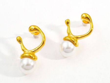 Aretes dorados 2.8cn c/perla
