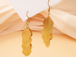 Aretes dorados colgantes 5.2cm. Hojitas