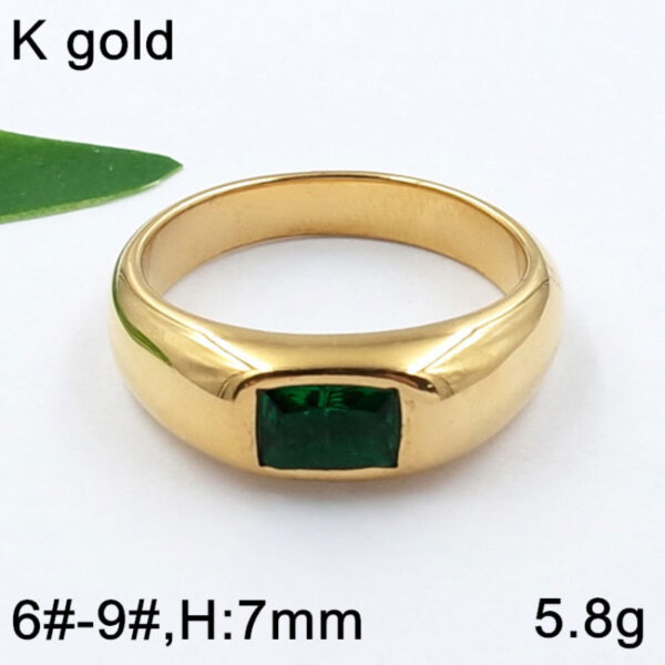 Set dorado Huggies y anillo piedra verde rectangular - Image 2