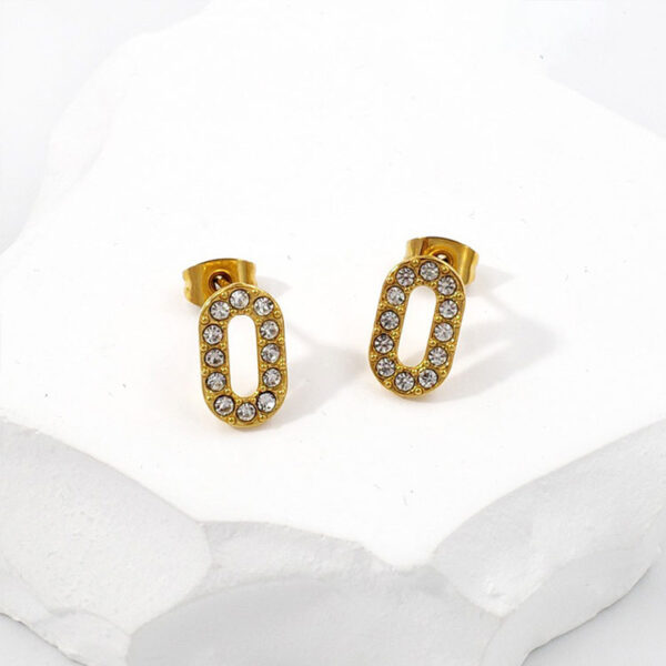 Aretes 1.2cm ovalados con pedrería