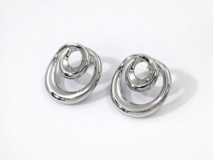 Aretes plateados diseño espiral 2.8cm