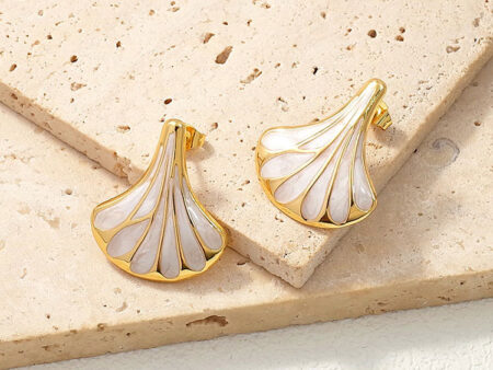 Aretes dorados 2.6cm con blanco