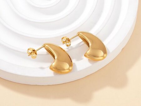 Aretes dorados curveados 2cm