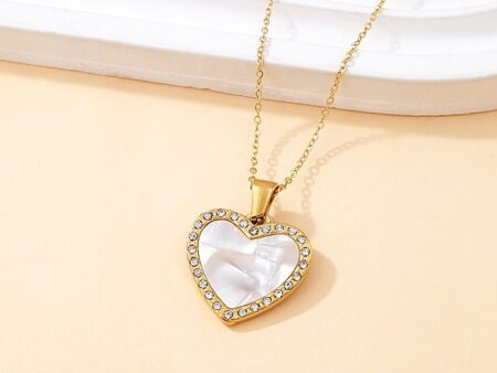 Collar dorado dije Corazón en nácar