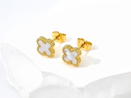 Aretes dorados alhambra blanca 9mm