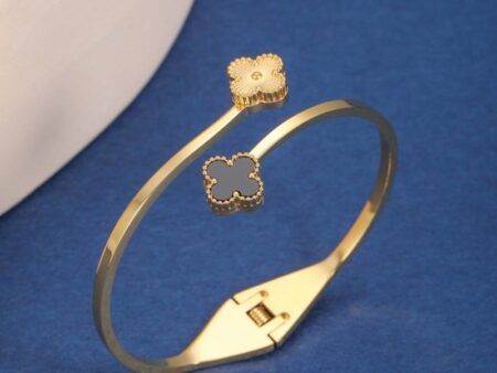 Brazalete dorado Alhambra negra