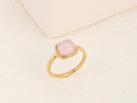 Anillo dorado piedra rosa