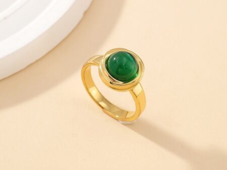 Anillo dorado piedra verde