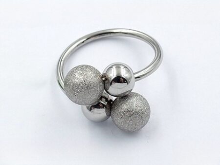 Anillo plateado bolitas brillantes