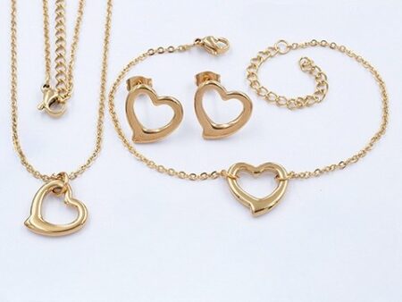 Set dorado dijes y aretes corazón T.Ffany