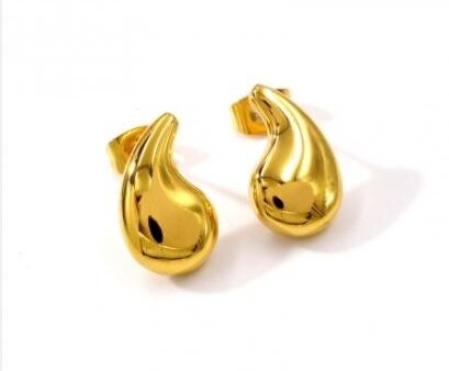 Aretes dorados gotita 1.5cm