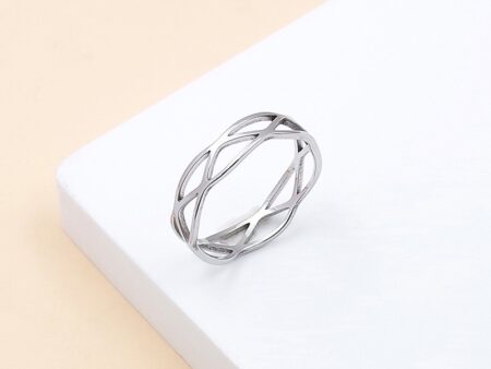 Anillo plateado diseño calado