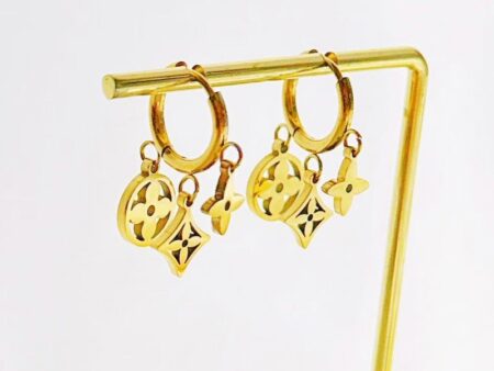 Agollitas doradas Dijes diseño LV