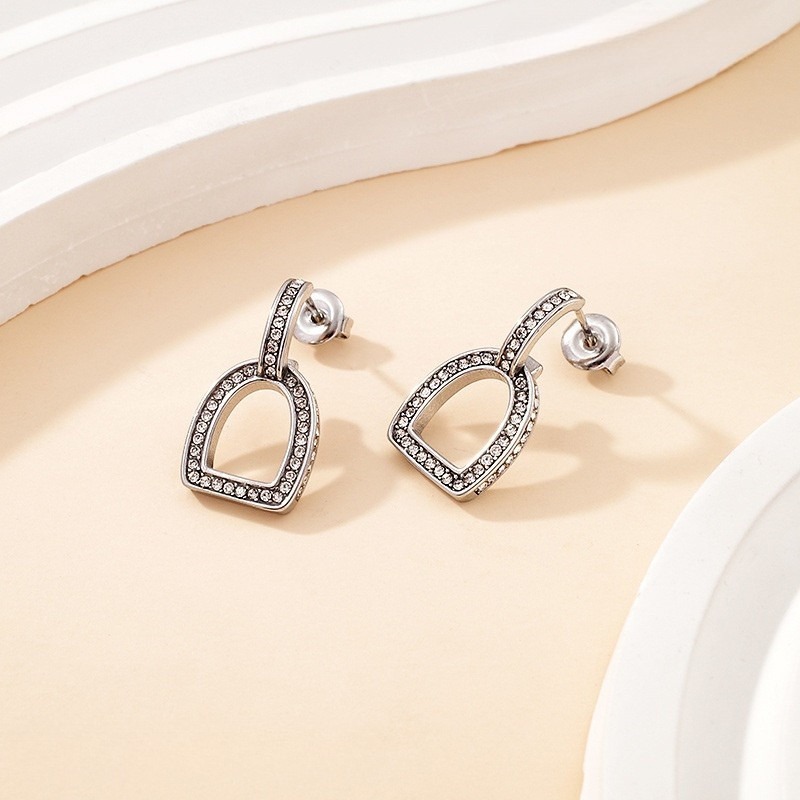Aretes