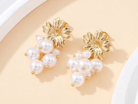 Aretes 4cm flor y perlitas colgantes