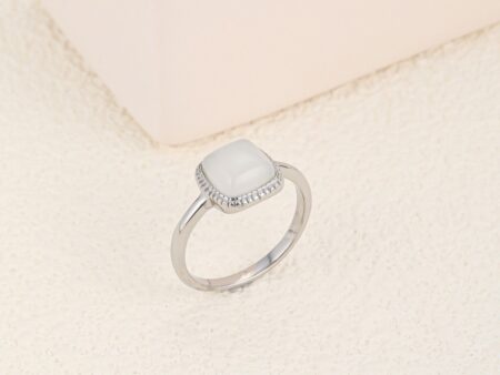 Anillo platedo piedra cuadrada blanca