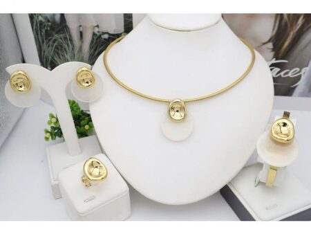 Set dorado 4 piezas blanco Talla 8