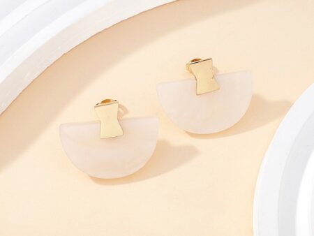 Aretes dorados 2cm abanico blanco