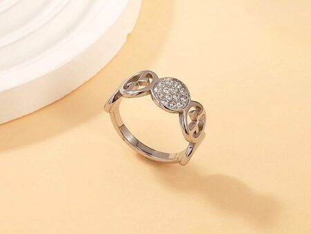 Anillo plateado círculo fina pedrería