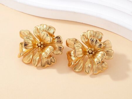 Aretes dorados 3cm diseño flor