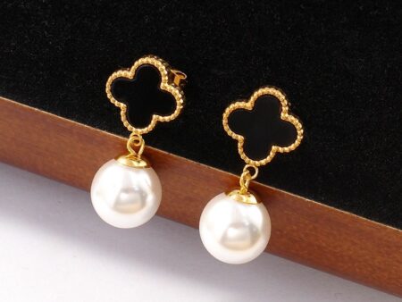 Aretes 3cm florecita LV negra  y perla