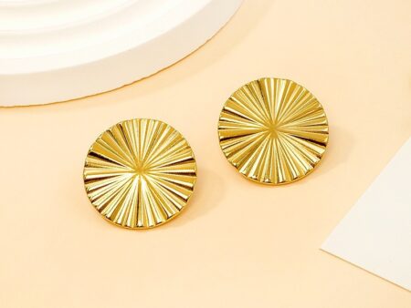 Aretes dorados redondos c/diseño 2.3cm