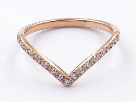 Anillo rose gold diseño V circonias