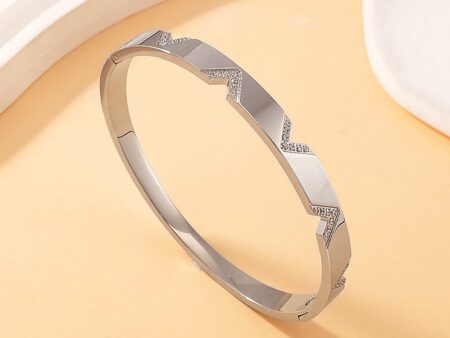 Set Gargantilla y Brazalete diseño V pedrería