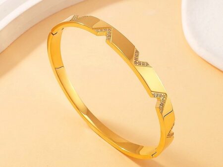 Set dorado Gargantilla y Brazalete V pedrería