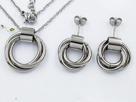 Set plateados Dije y Aretes 3 aros unidos